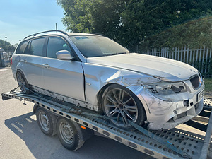 BMW 325 3.0 M57 145kW varuosadeks (2 foto / 8)