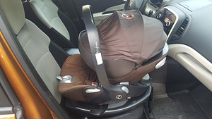 Cybex kandur + isofix alus (1 foto / 2)