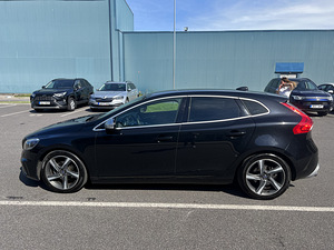 Volvo v40 R-Design (5 foto / 11)