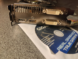 Gigabyte AMD/ATI Radeon R9 270X 2GB Windforce 3X (2 foto / 2)