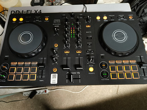 Pioneer DDJ-FLX4 (1 foto / 2)