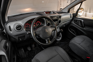 Peugeot Partner Tepee 1.6 HDI (10 foto / 14)