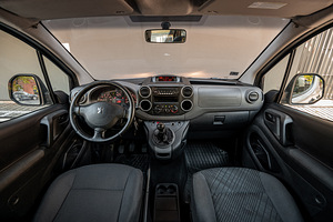 Peugeot Partner Tepee 1.6 HDI (11 foto / 14)