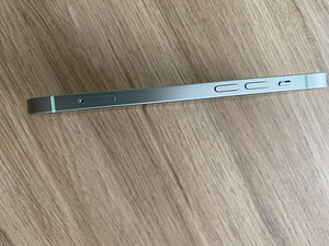 iPhone 12 64 ГБ (4 фото из 4)