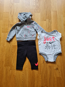 Костюм на девушку Nike 1- 2 месяца (1 фото из 1)