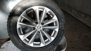 Nissan qashqai r17 veljed+ naastrehvid 215/60 (6 foto / 7)