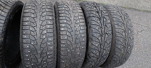 16 " Pirelli naelrehvid 215 65 16 4tk (1 foto / 1)