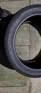 18 " Nokian naelrehvid 255 40 18 4tk (2 foto / 2)