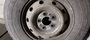 16 " veljed 5x130 6x16 et68 Nokian rehvidega 205 75 16C (2 foto / 2)