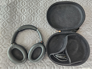 Sony WH-1000XM3 (2 foto / 2)