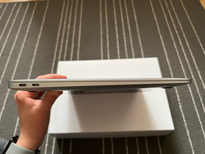 Väga heas korras 2019 Macbook Air (6 foto / 6)