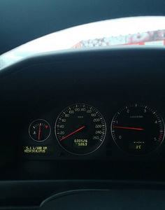 VOLVO V70 2.4 120KW EURO 3 DIISEL ‐ MANUAAL (4 foto / 6)