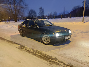 BMW E36 320i ручной (4 фото из 5)