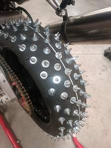 Yamaha r6 velgedel piigid (1 foto / 5)