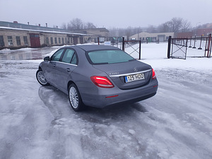 Mercedes-Benz E 220 D (9 foto / 15)
