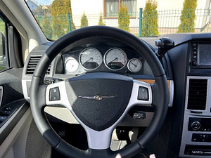 Chrysler Grand Voyager Limited (5 foto / 10)