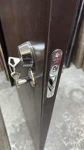 Двери (3 фото из 3)