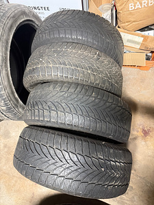 Goodyear Ultragrip Ice 2 215/55R17 (1 foto / 5)