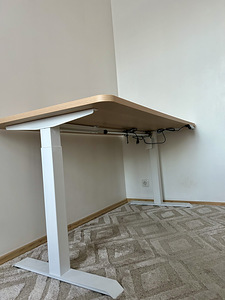 Kontorilaud (reguleeritava kõrgusega) (4 foto / 4)