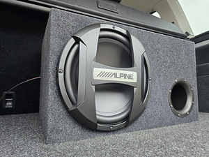 Alpine 12" 1000W ja võimendi, Hi-input (3 foto / 10)