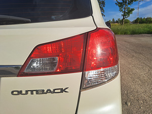 Subaru outback 2.5 (5 фото из 9)