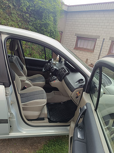 RENAULT Scenic (3 фото из 5)