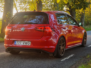 Volkswagen Golf GTI (4 foto / 15)