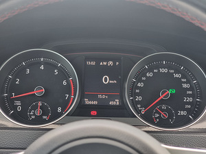 Volkswagen Golf GTI (9 foto / 15)