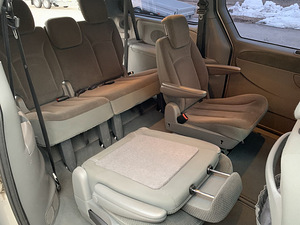 Chrysler Grand Voyager (12 foto / 15)