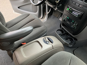 Chrysler Grand Voyager (13 foto / 15)