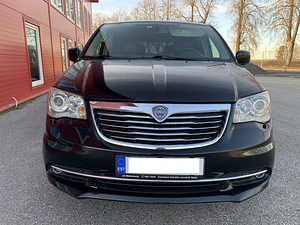 Lancia Voyager 2.8 R4 CRD 120kW (6 foto / 14)