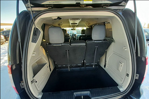 Lancia Voyager 2.8 R4 CRD 120kW (13 foto / 14)