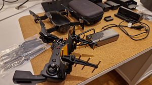 DJI Mavic Air + Fly More Combo (1 foto / 6)