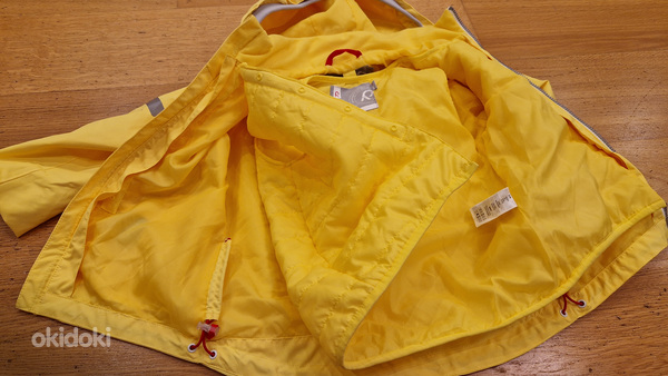Весенняя куртка для девочек Reima. Размер 104 (фото #2)