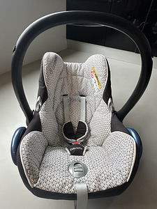 Maxi-Cosi CabrioFix turvahäll + easy base 2 (4 foto / 4)