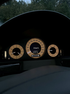 Mercedes-Benz E320CDI 165KW !!! (8 foto / 11)