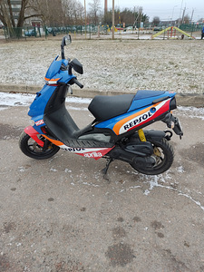 Aprilia sr 50 (4 foto / 6)