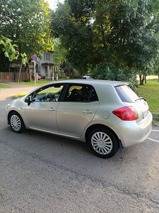 Toyota Auris (3 фото из 5)