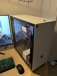 Ultimate gaming Setup: Arvuti, Monitor, Klaviatuur, Korvklap (2 foto / 8)