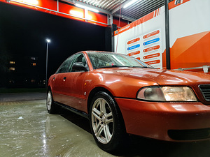 Audi A4 1.6/ 74 kW (4 foto / 10)