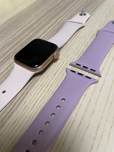 Apple Watch SE Gold 40mm (1 foto / 8)