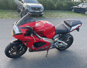 Aprilia RSV Mille V2 92kW (1 foto / 6)