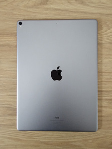 iPad Pro 12.9" 2017 WIFI, 64 GB, hall + Apple Pencil (2 foto / 3)