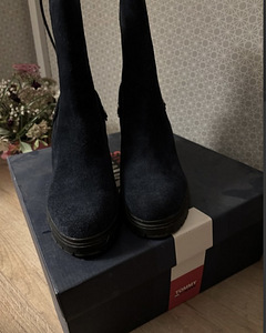 Tommy hilfiger (1 foto / 3)