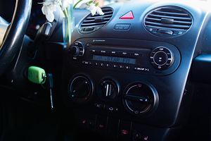Volkswagen New Beetle 1.9 74kW (6 foto / 11)