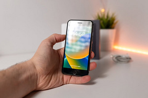 Apple iPhone 8 64 GB / Space Gray (6 foto / 8)