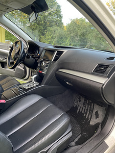 Subaru Outback 2.0 110kW, 2014 (9 foto / 13)