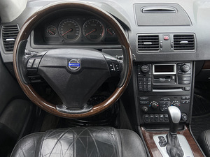 Volvo XC90 2.5 T5 154kW (8 foto / 15)