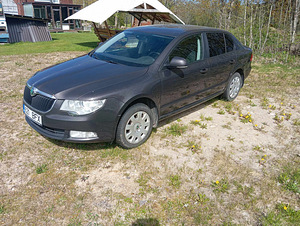 Skoda Superb 2.0 125kw diisel (3 foto / 9)