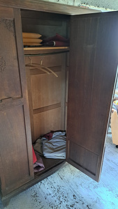 Antique Armoir with mirror (2 foto / 2)